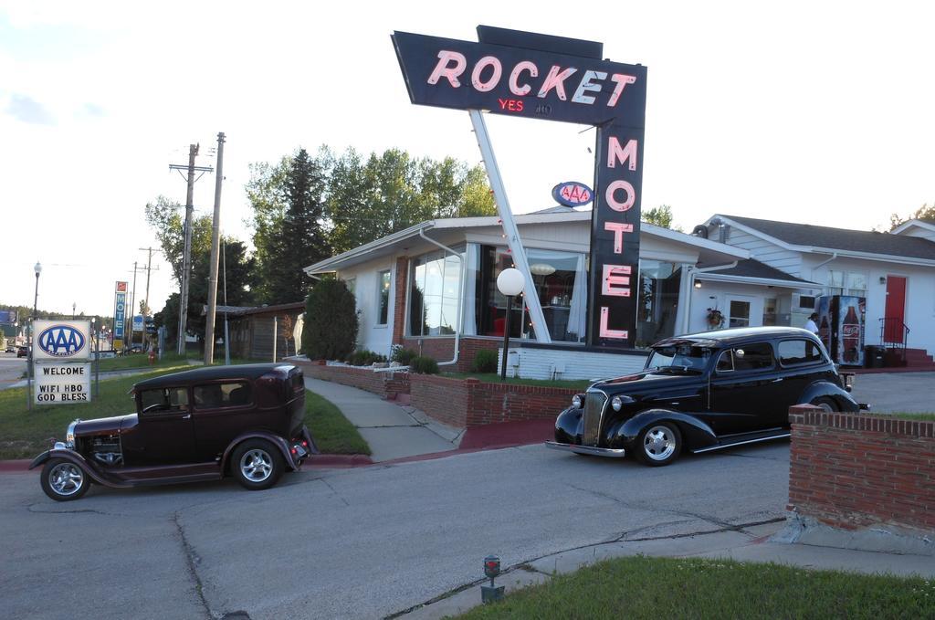 Rocket Motel Custer Exteriör bild