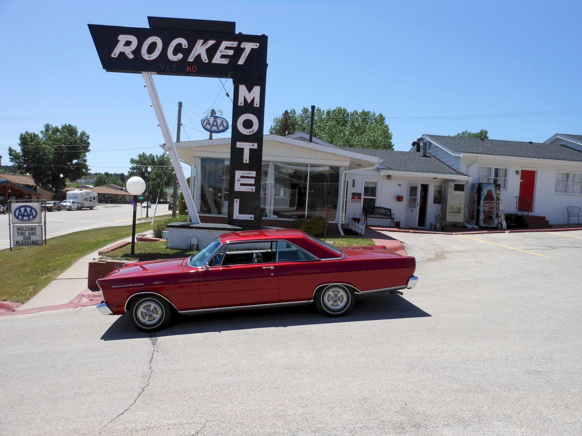 Rocket Motel Custer Exteriör bild