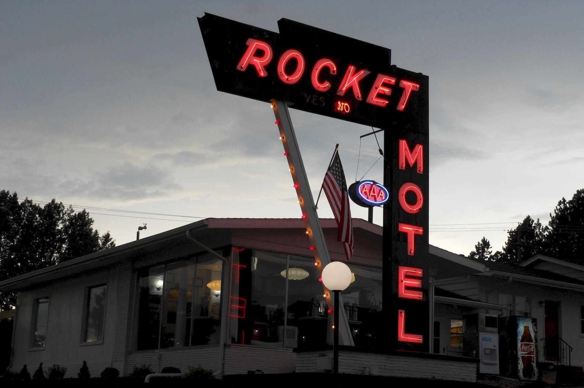 Rocket Motel Custer Exteriör bild