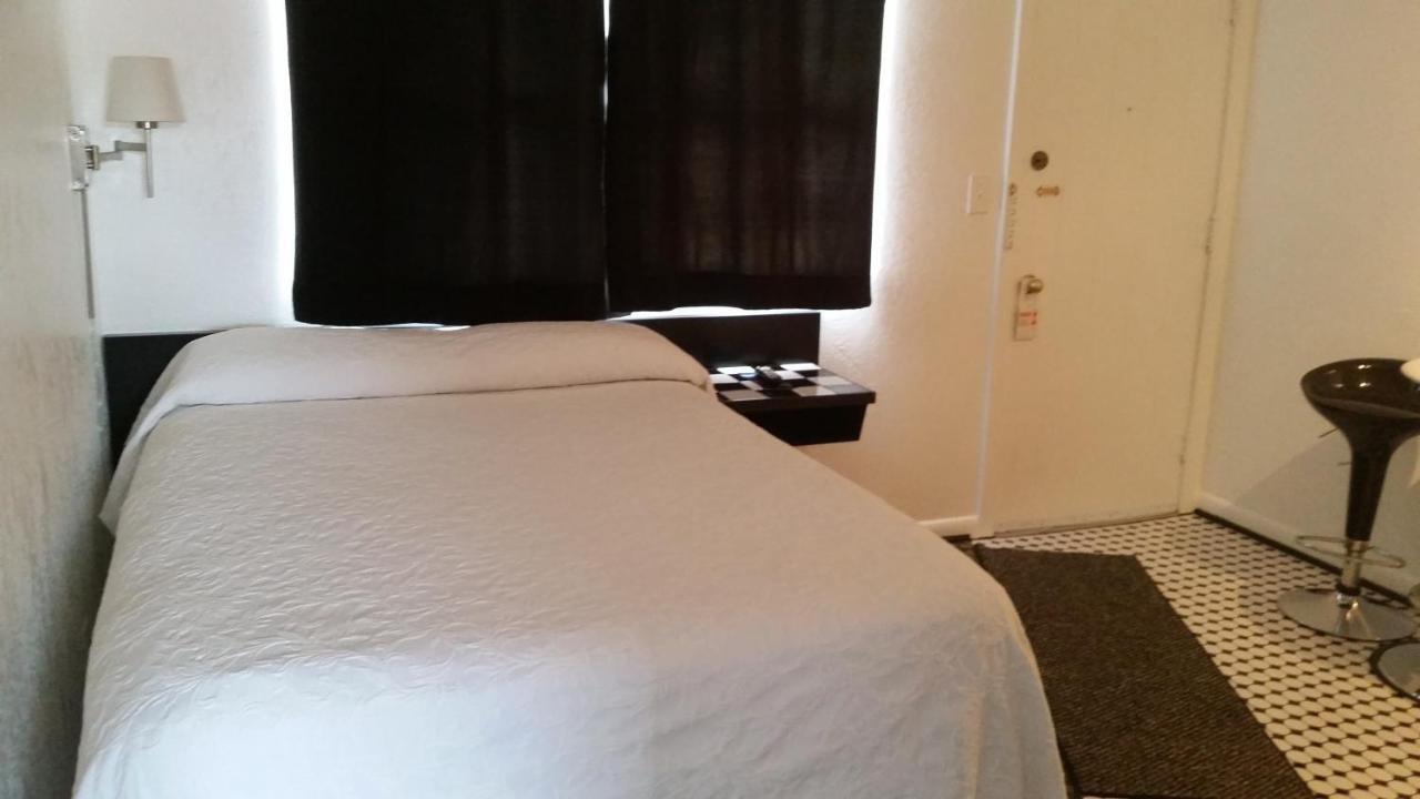 Rocket Motel Custer Rum bild